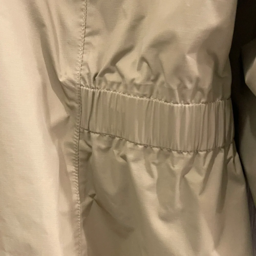 The North Face Khaki Windbreaker - Picture 9 of 11